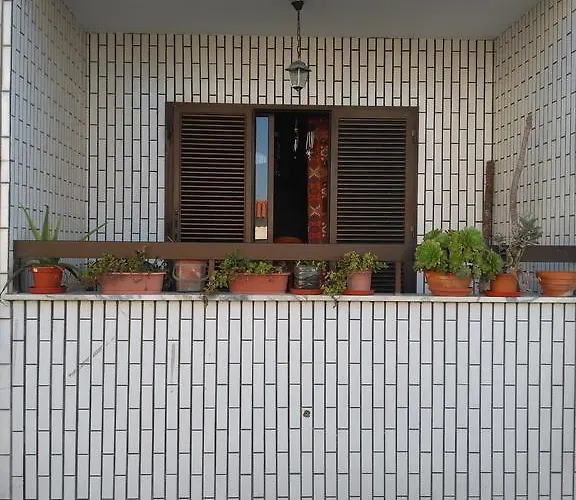 Rua 5 House 3*